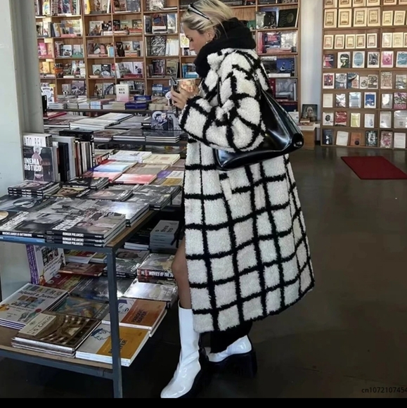 Chic Coats Fashion Long Plaid Faux Fur Jacket Coat Women - Picture 2 of 9